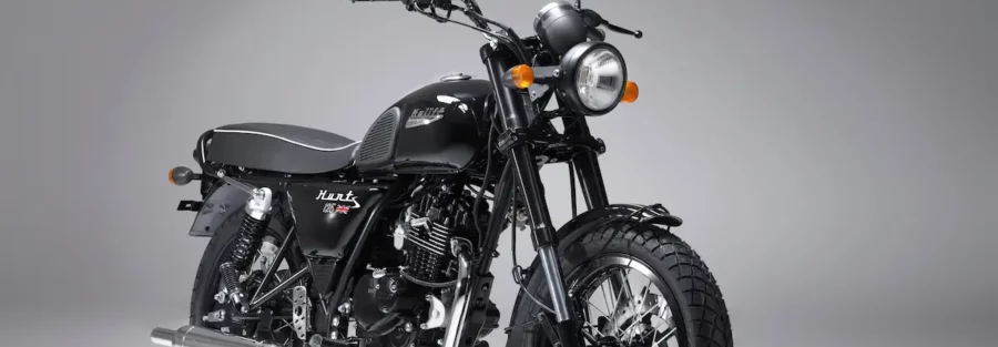 Moto Hunt S 125cc au style rétro classique noir